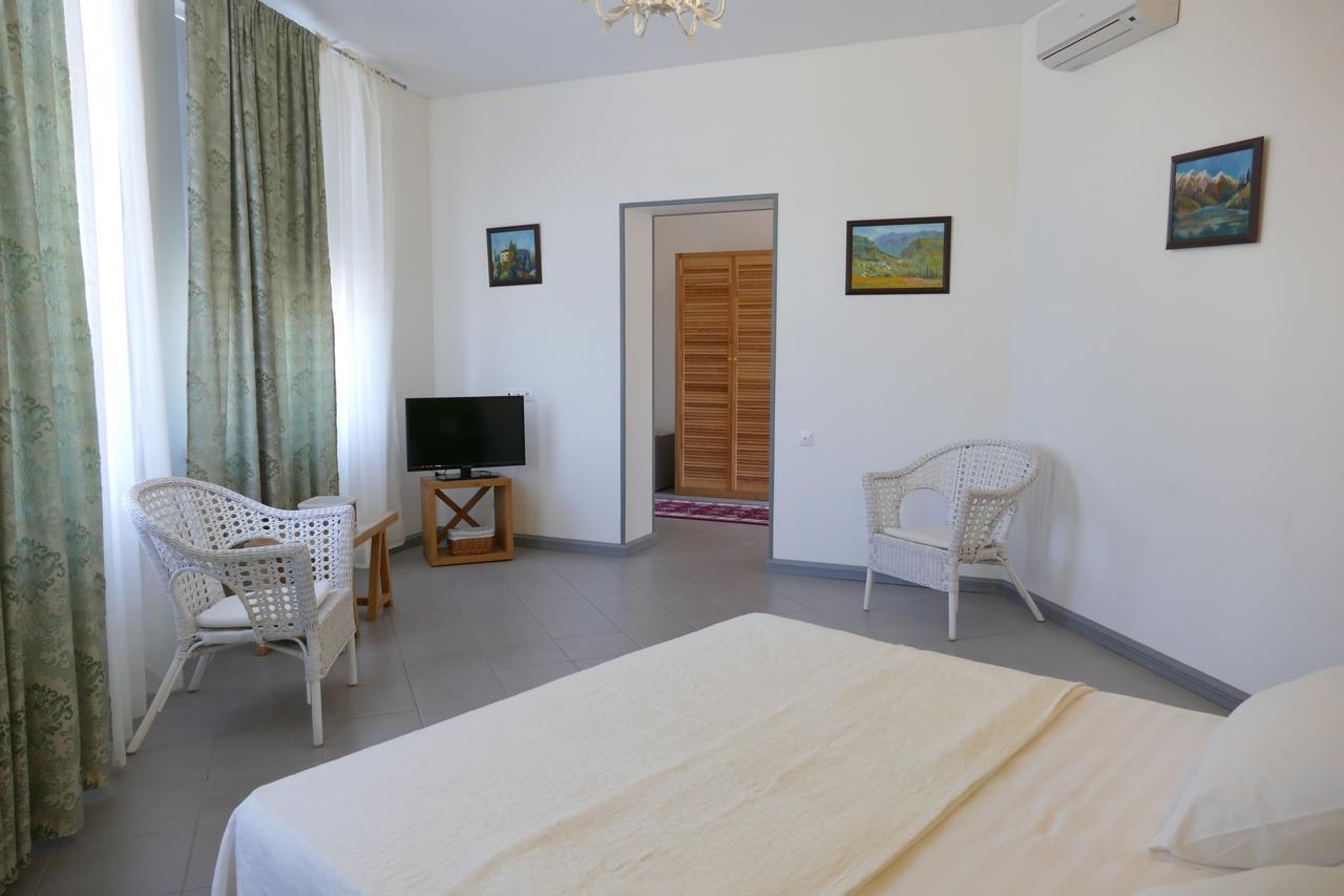 Heliopark Gora Bagrata Hotell Sukhumi Eksteriør bilde